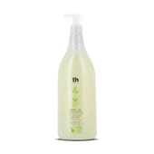 BB Sensitive Shampooing-Gel Ultra Hydratant est idéal pour laver en douceur les cheveux de bébé.